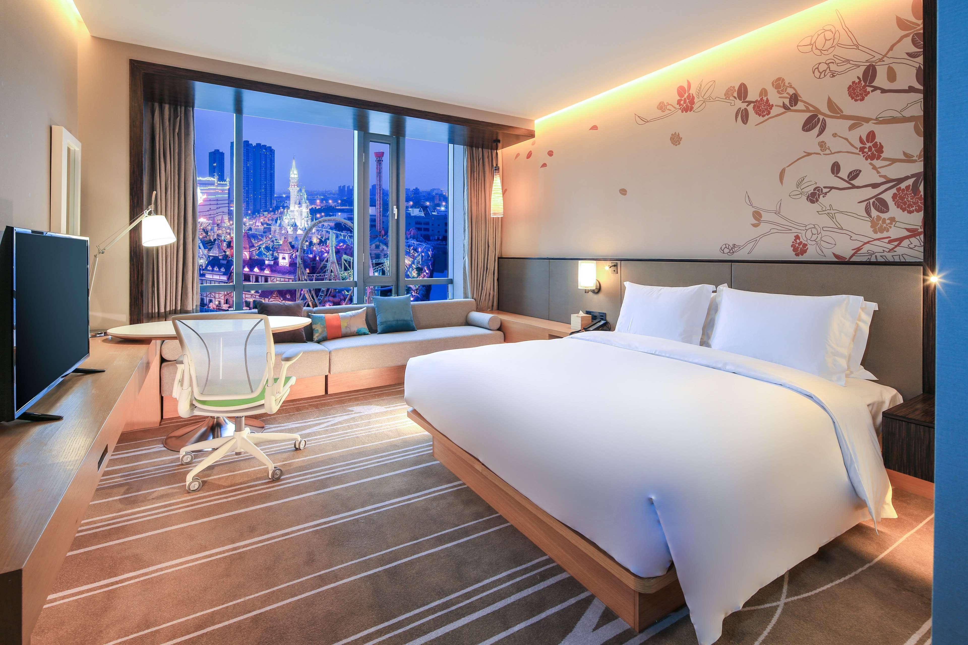 Hilton Garden Inn Нинбо Екстериор снимка