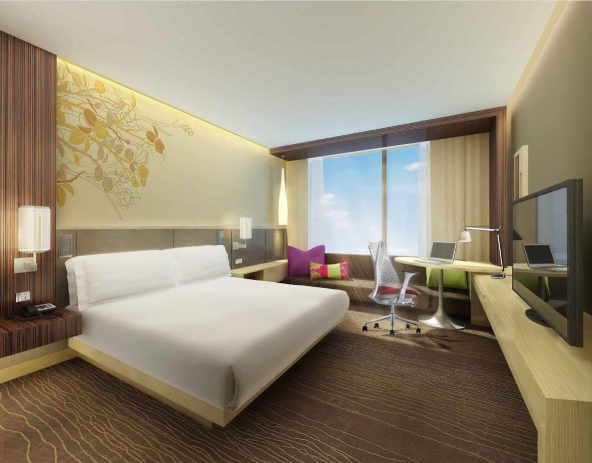 Hilton Garden Inn Нинбо Екстериор снимка